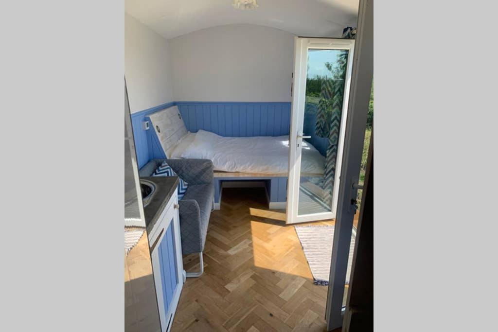 Apple Tree Hut Apartment Tenby Bagian luar foto