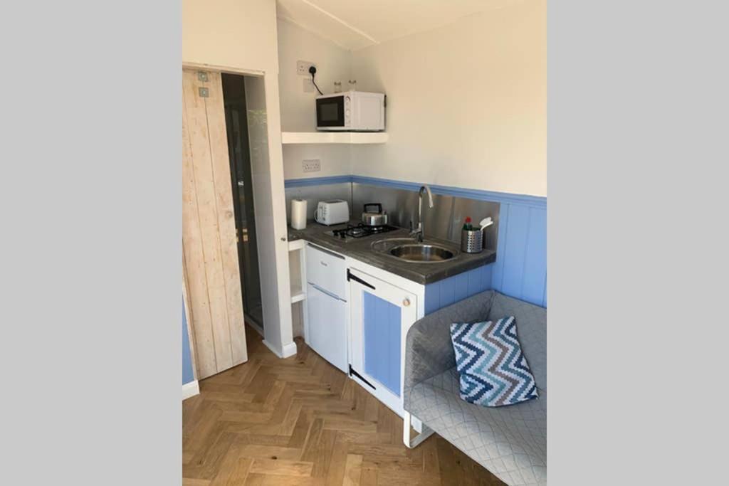 Apple Tree Hut Apartment Tenby Bagian luar foto